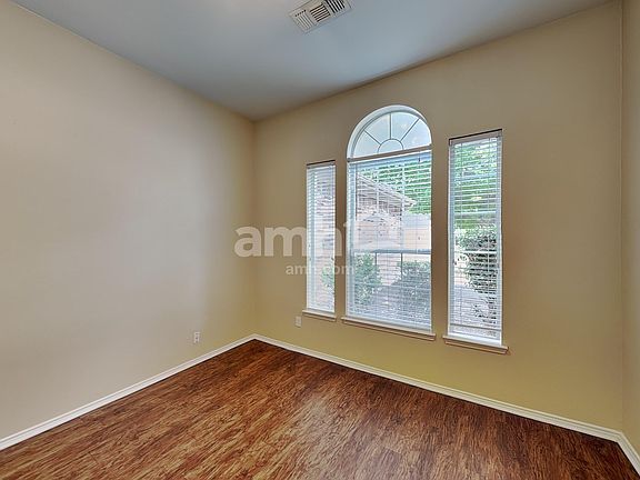 5th image of 1413 Park Palisades Dr