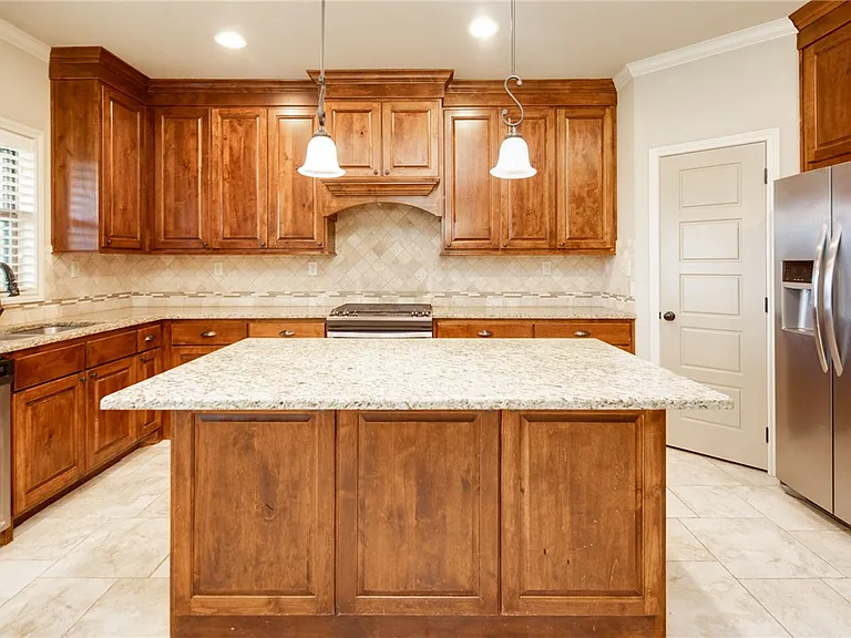 4025 Crestmont Dr — Photo 11