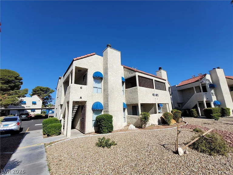 4941 Newport Cove Dr #B — Photo 1