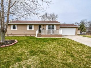 440 Topaz Ln, Brunswick, OH