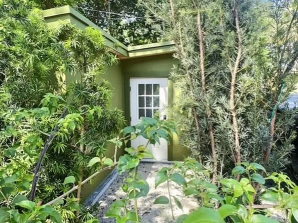 (undisclosed Address), Miami, FL 33133