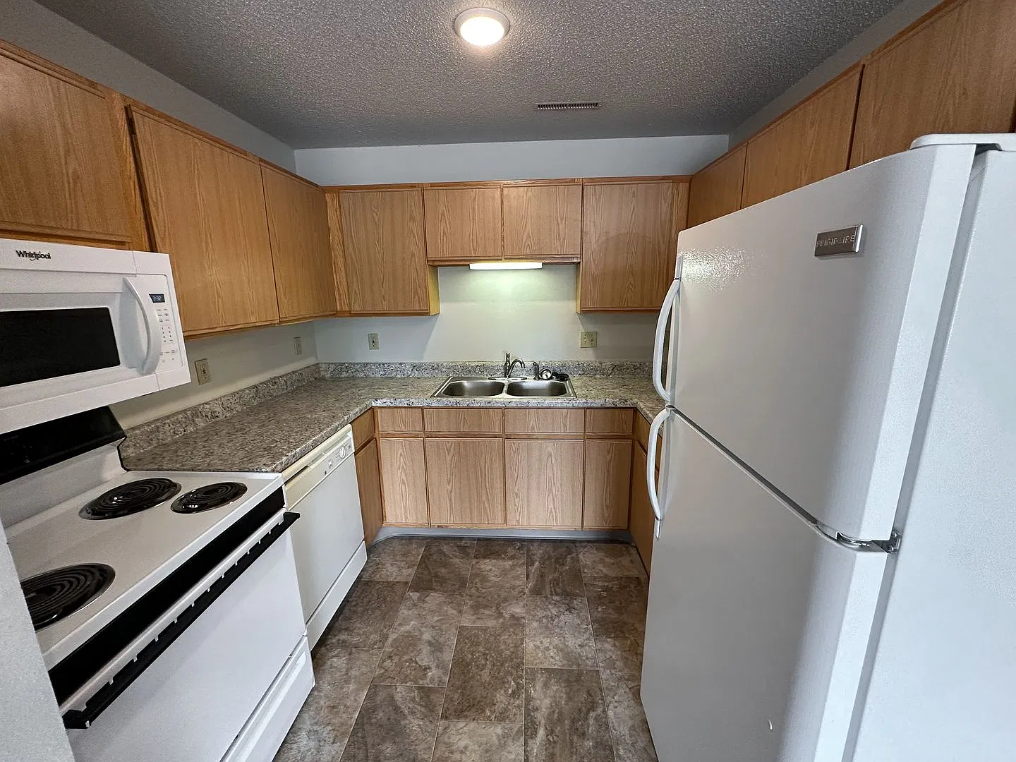 221 Sheldon — Photo 3