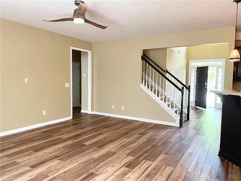 3884 Heritage Crest Pkwy — Photo 9