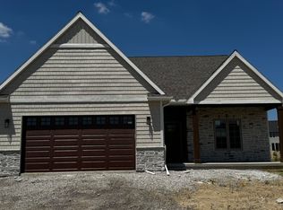 9240 Summer Song Ln, Sylvania, OH 43560