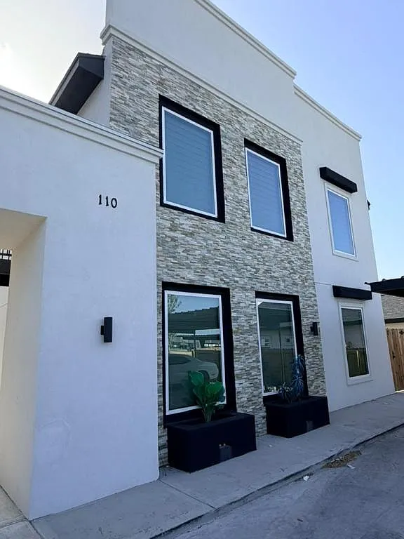 2101 Cassandra St — Photo 1