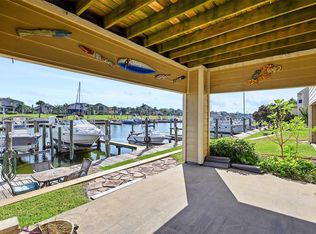 895 Davis Rd, League City, TX 77573