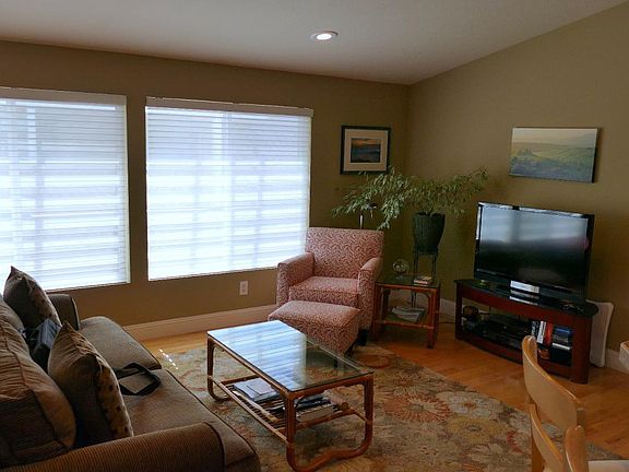 3rd image of 21 Pelican Cir