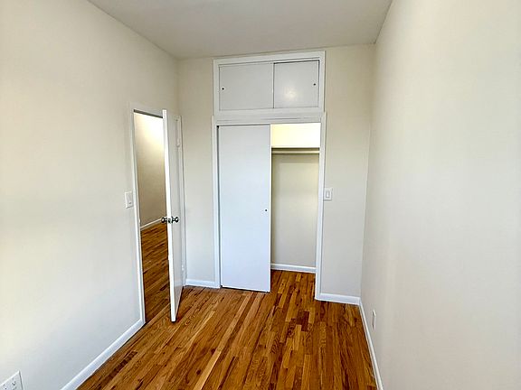 4th image of 2370 29th St APT 22
