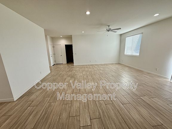 4th image of 15831 W Jomax Rd