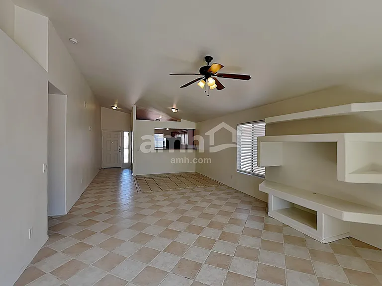 7729 W Rancho Dr — Photo 6