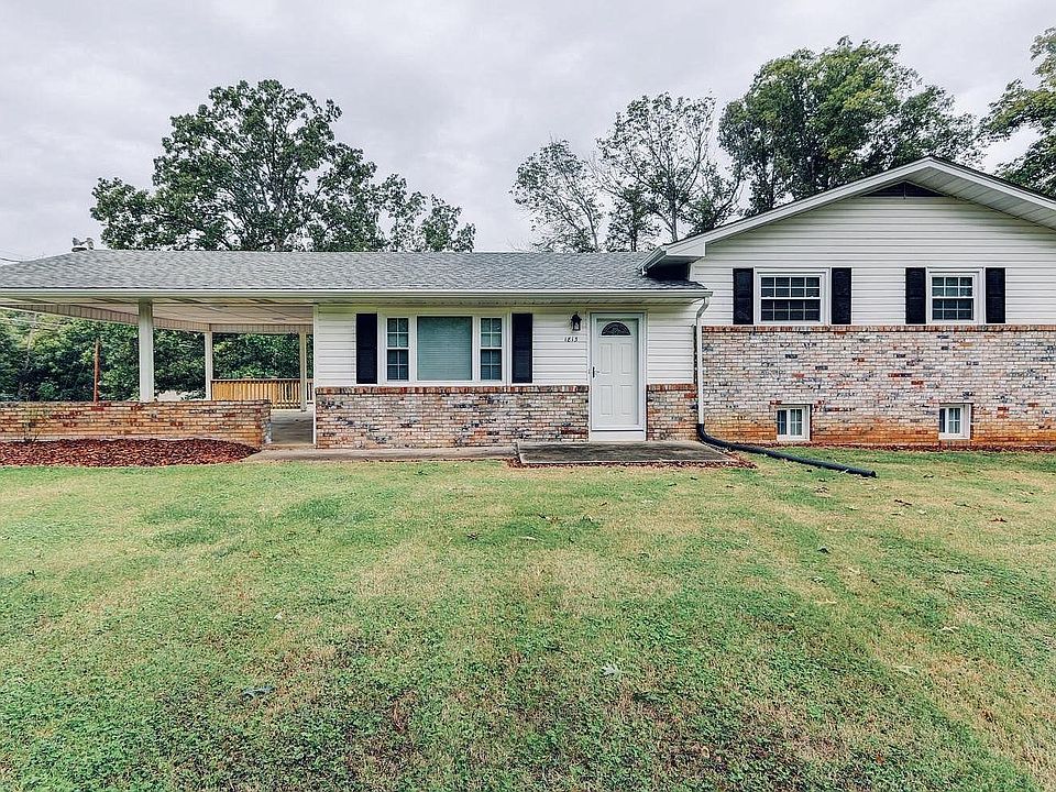 1st image of 1813 S Hills Dr