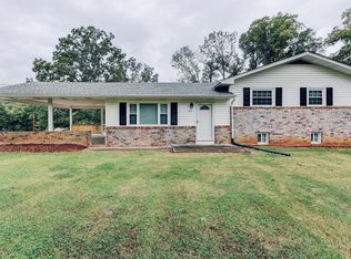 1813 S Hills Dr, Knoxville, TN 37920