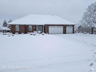 4374 Island Dr W, Saginaw, MI, 48603