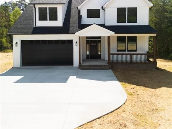 482 Carson Rd, Pilot Mountain, NC 27041