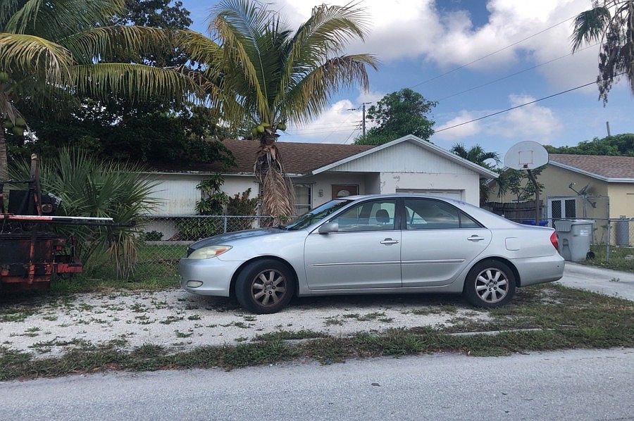 1st image of 1721 NW 1st Ter