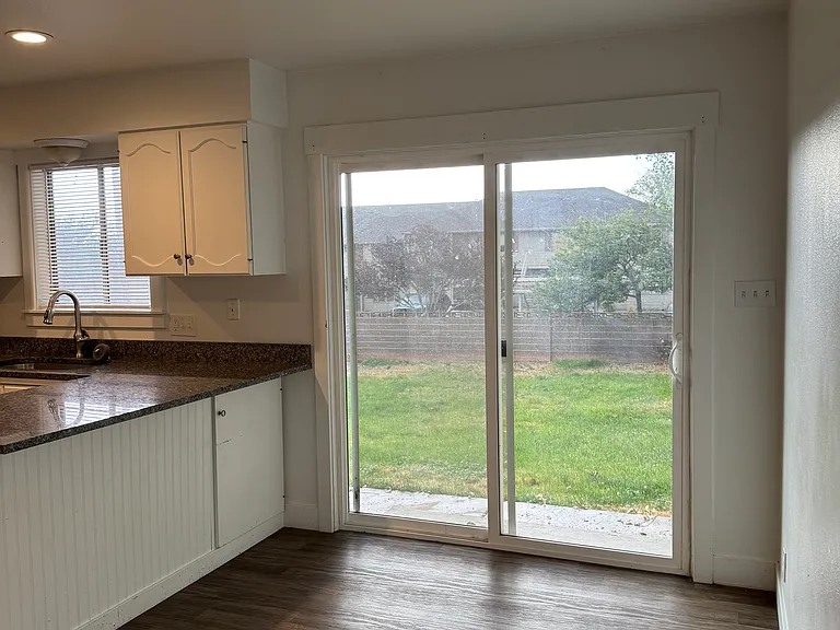 350 W 1045 N — Photo 3