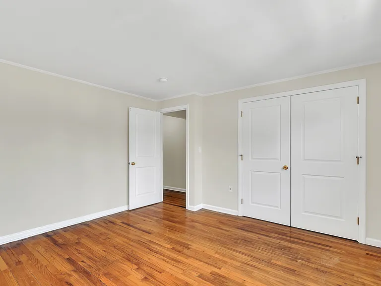 Savin Court Apartments — Photo 21