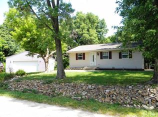 33910 Crystal Lake Rd, Brighton, IL 62012