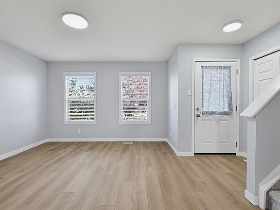 3rd image of 220 N Covemeadow Rd NE