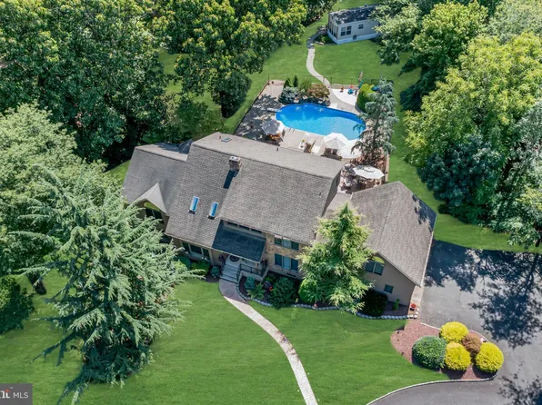 179 Sweetmans Ln, Millstone Township, NJ 08535