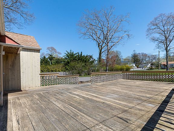4th image of 73 Oak St