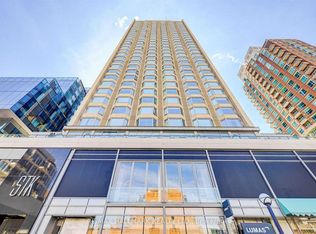 155 Yorkville Ave #1710, Toronto, ON M5R 0B4