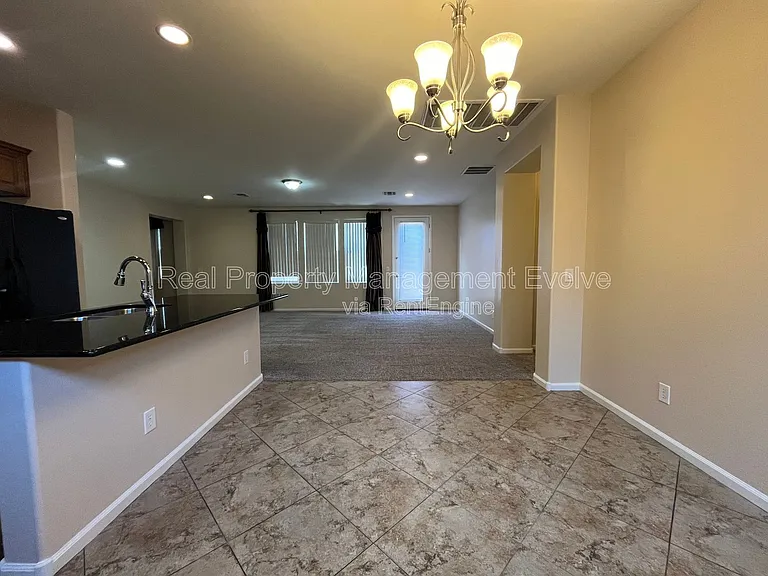 3454 E Constitution Dr — Photo 7