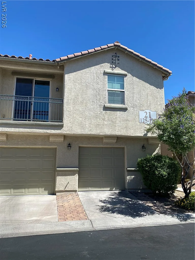 2 bed, 2.0 bath, 1220 sqft, $1,700 — Photo 1