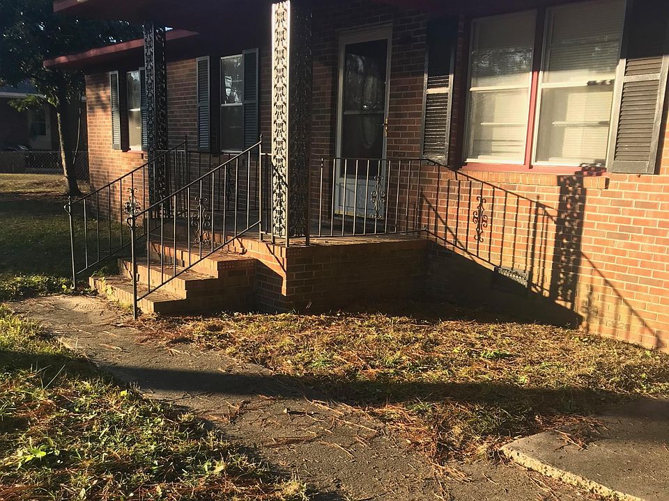 1st image of 215 McIver St