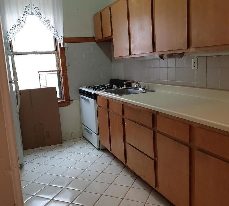 1st image of 29-16 21st Ave #32