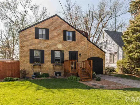 127 Cherry Ln, Washington, IL 61571