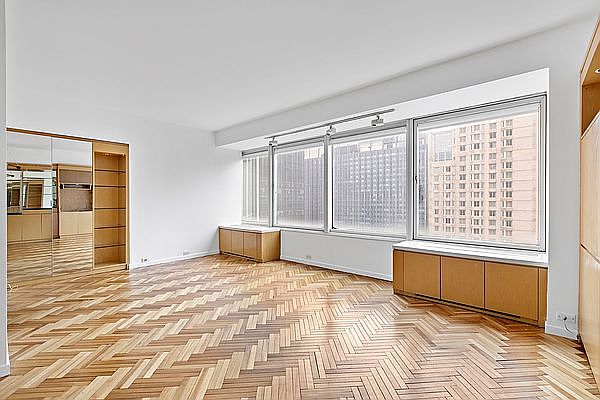 1st image of 150 W 56th St #3309