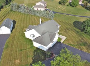 7975 Moore Hill Ct, Belvidere, IL 61008