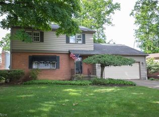 864 Lynridge Dr, Youngstown, OH 44512