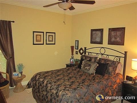 Guest beadroom with large closet