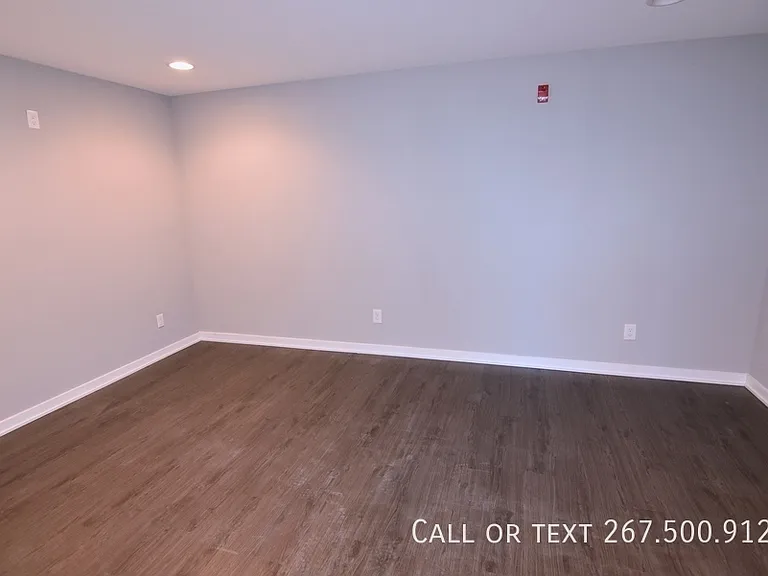1924 Geary St #9 — Photo 4