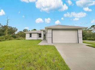 607 W 6th St, Lehigh Acres, FL 33972