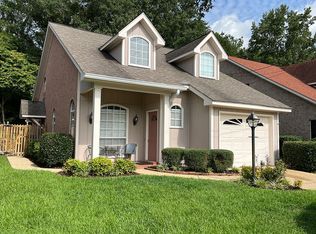 101 Honeysuckle Ln, Columbus, MS 39705