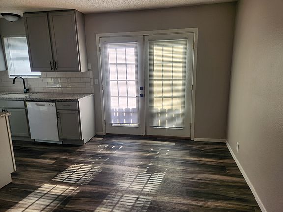 3rd image of 525 S Edwards St #525