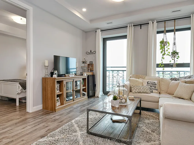 112 King St E #903 — Photo 30