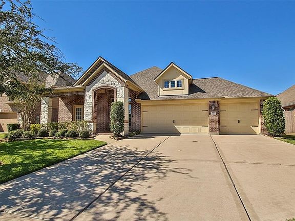 2nd image of 4703 Autumn Pine Ln