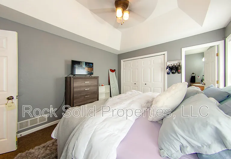 521 Queens Rd #1 — Photo 10