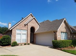 8611 Forest Glenn Dr, Irving, TX 75063