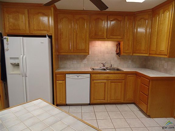 5th image of 23151 Edgewater Dr
