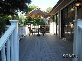 4th image of 23512 Oak St E
