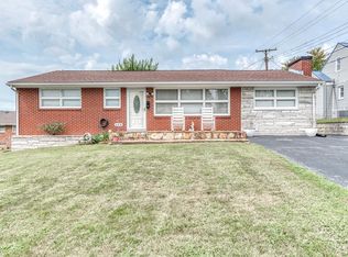 608 Jackson Pl, Kingsport, TN 37660