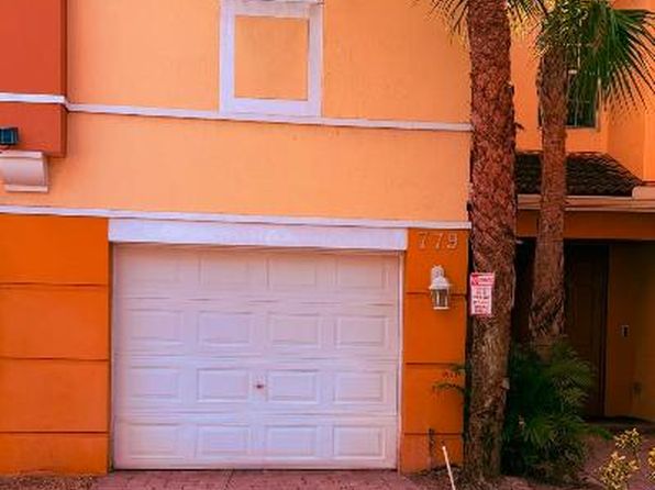 779 Pipers Cay Dr #104