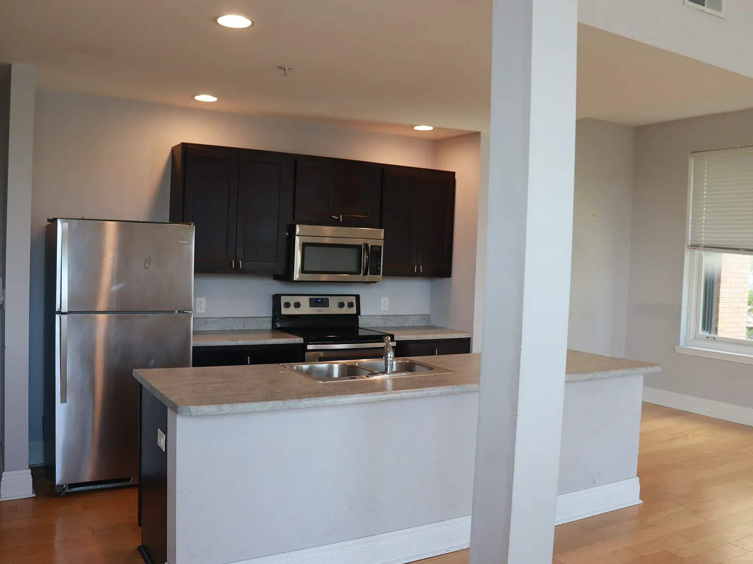 4 bed, 1437 sqft, $3,040 — Photo 4
