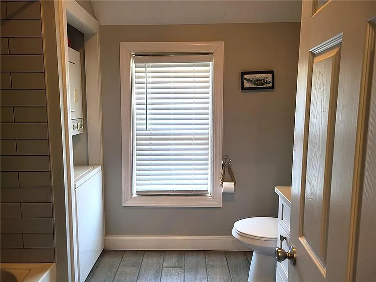98 Alden Ave — Photo 16