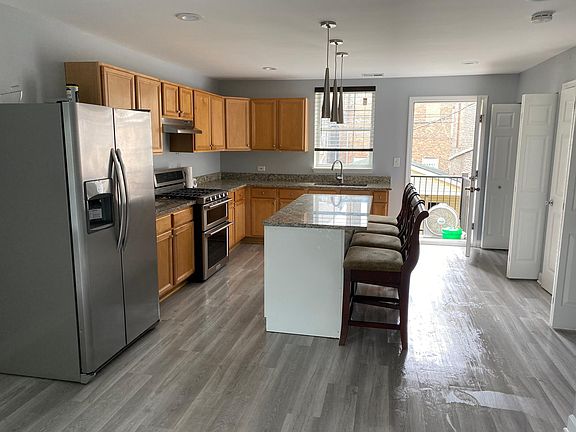 5th image of 2359 S Albany Ave #2